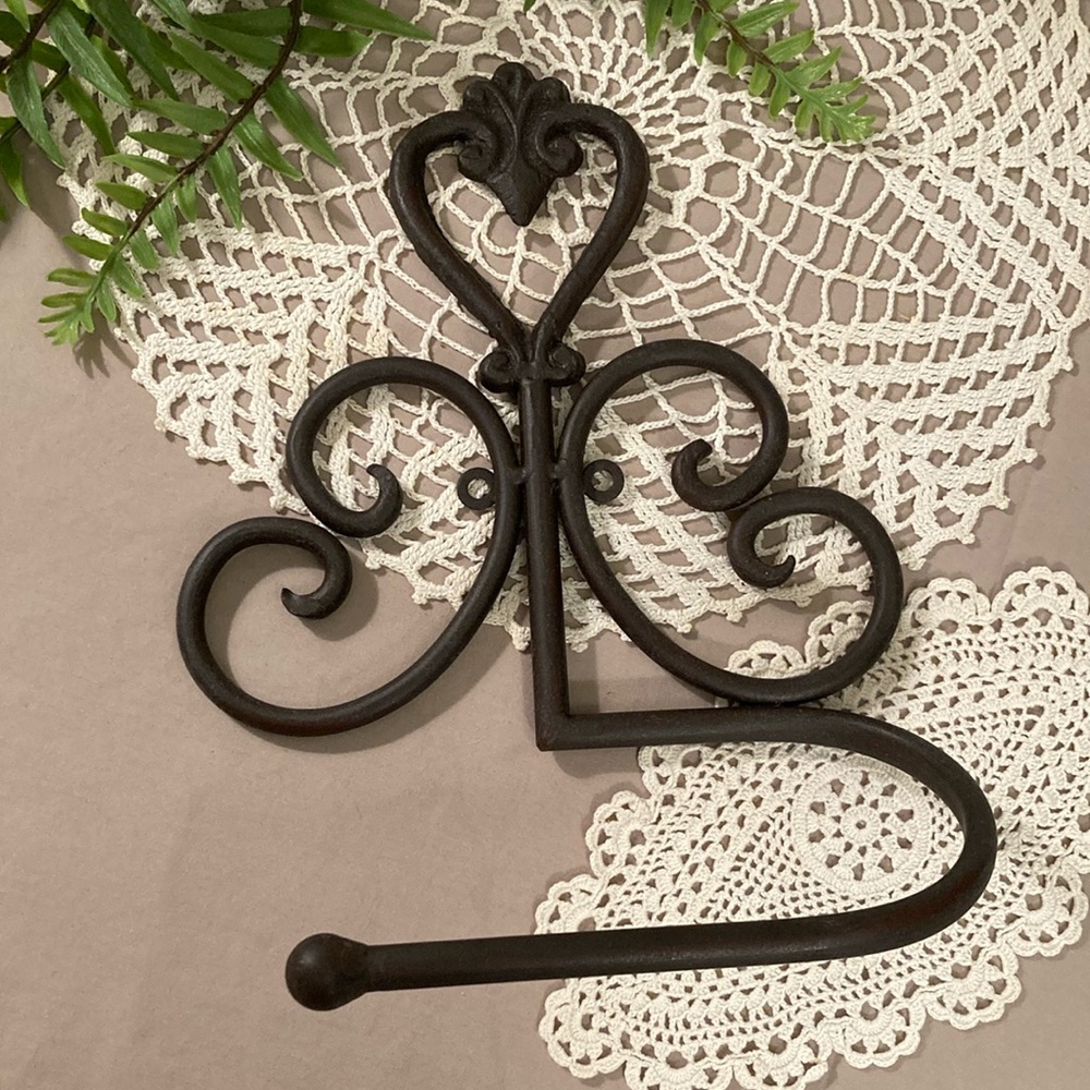 Filigree Heart Design Cast Iron Toilet Paper or Towel Holder